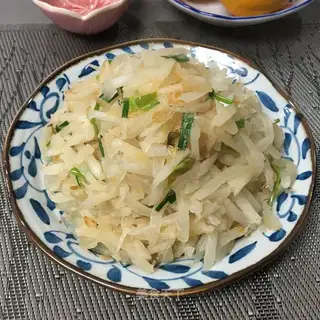 Shrimp skin and radish