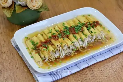 Golden mushrooms and bean rolls