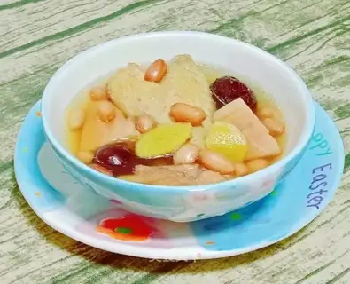 Lotus peanut chicken soup