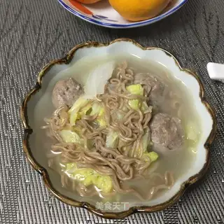 Beefball cabbage noodles