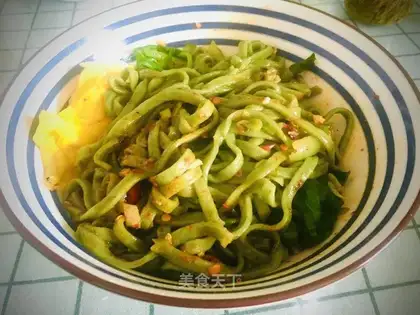 Spicy spinach noodles