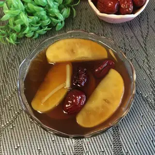 Red-tree apple ginger tea