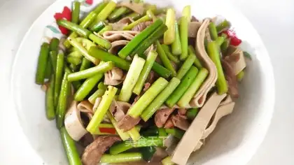 Garlic beans fried meat