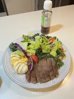 Steak vegetable salad