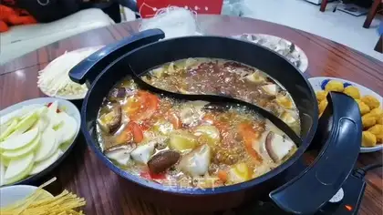 Chicken, red soup, tomato pan