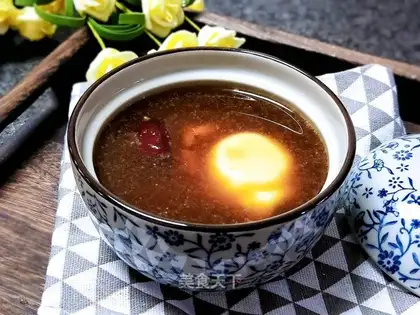 Cream and sugar egg soup