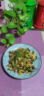 Skinny moose mushrooms