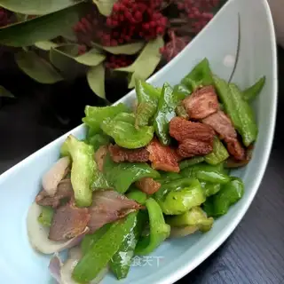 Go back to the pot and fry the pepper