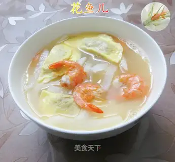 Shrimp eggs and radish soup