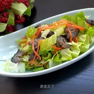 Lettuce with sea cucumber