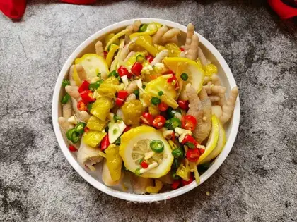 Lemon with pepper chicken claws
