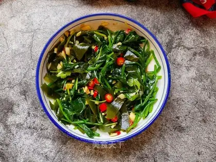 Little seaweed spinach