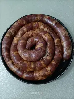 Homemade Sichuan spicy sausage