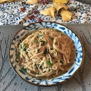 Cream of onion oil
