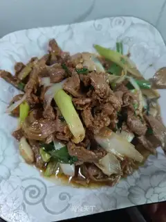 Onion fried lamb