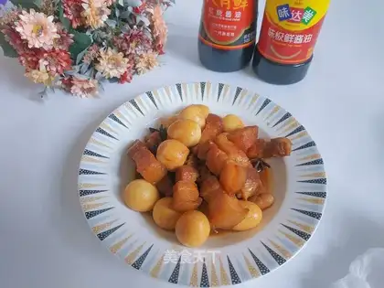 Quail egg red pork