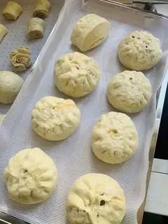 Puppet pork buns