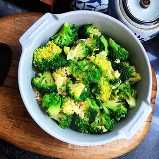 Tea and oil and broccoli