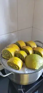 Double-coloured buns