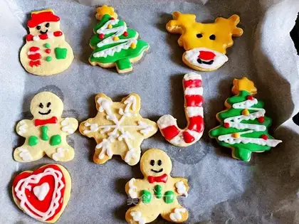 Christmas frosting cookies