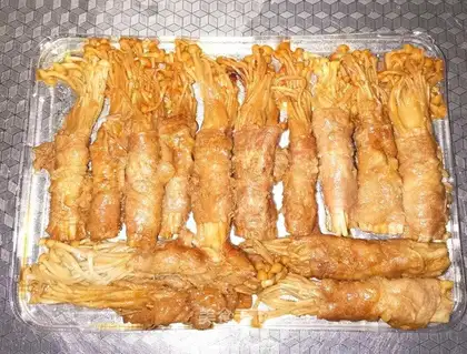 Golden mushroom roll