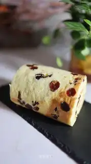 Cranberry roll