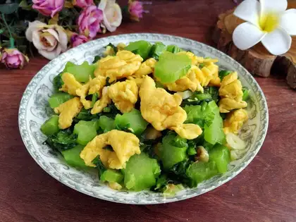 Mustard fried duck eggs