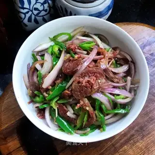 Onion pepper fried sausage