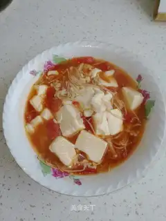 Tomatoes, tofu soup