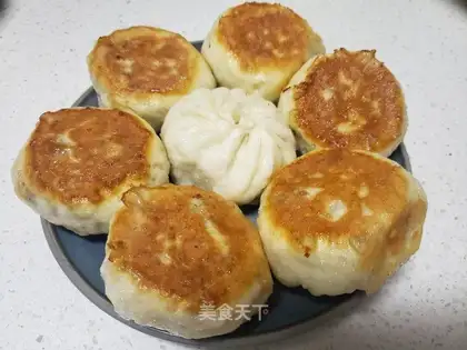 A tofu bun with white carrots