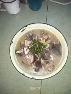 A casserole chicken