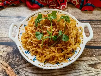 Tomato filament noodles