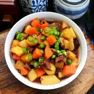 Spicy beef stew potatoes