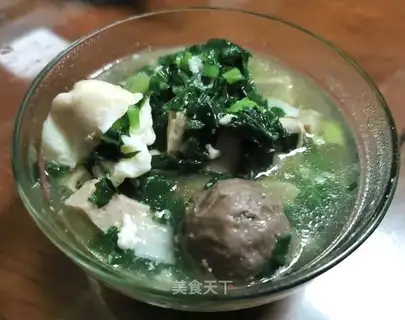 Beefballs and omelet soup