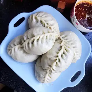 Cream egg powder buns