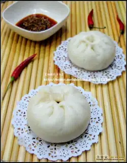 cabbage bun with oil residue