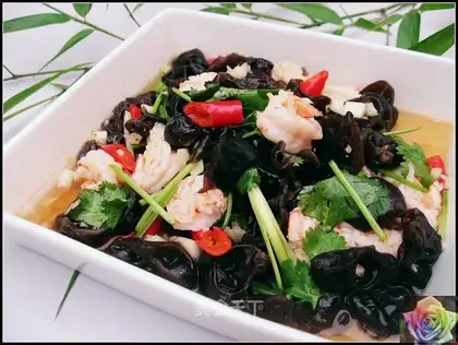 Shrimp mixed with fungus