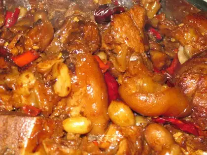 Hunan style braised pig's trotters