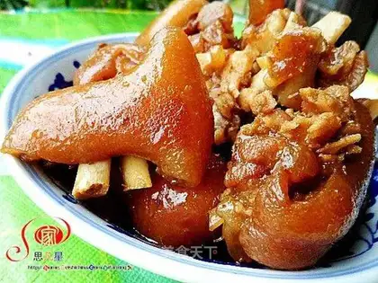 braised pork trotters