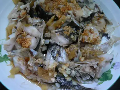 Golden garlic fish