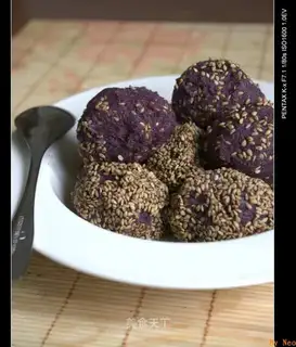 Purple potato cheese balls