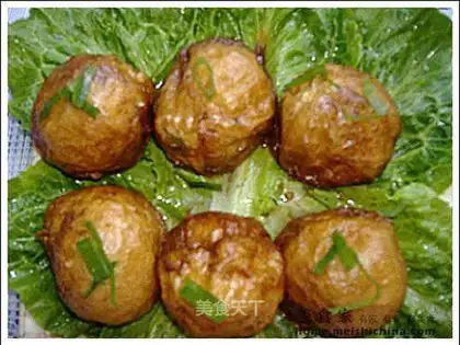 Stuffed meat with oily tofu