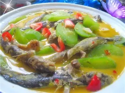 Boiled fish with cucumber