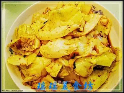 Gannan hand-shredded cabbage