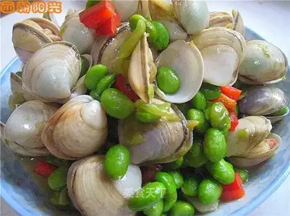 Fried green beans with clams