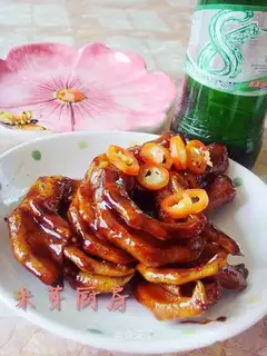 Braised duck feet