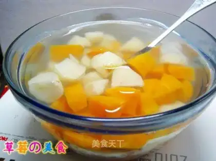 carrot horseshoe water