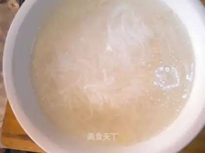 Minced meat, radish and vermicelli soup