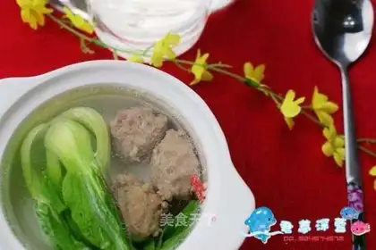 Hot and sour meatball soup