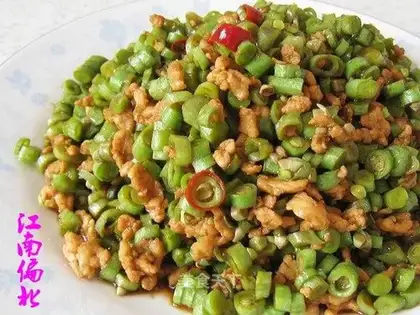 stir-fried beans with minced pork